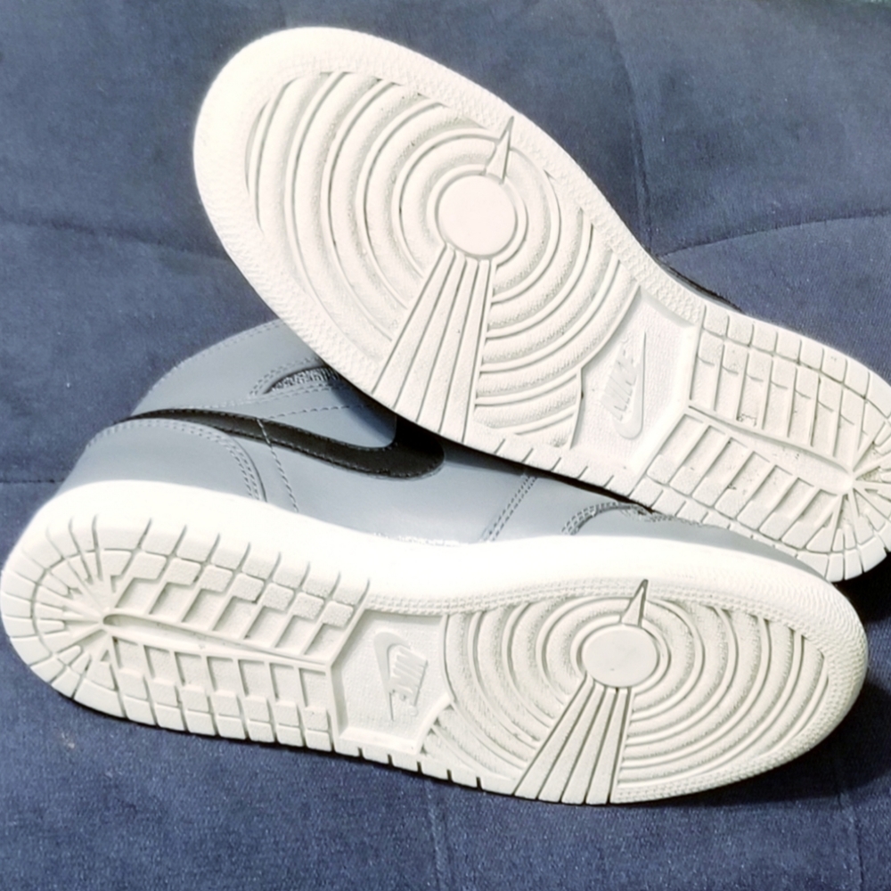 Nike Air Jordan 1 Retro High 'Rare Air' 705300 014 - Picture 8 of 9
